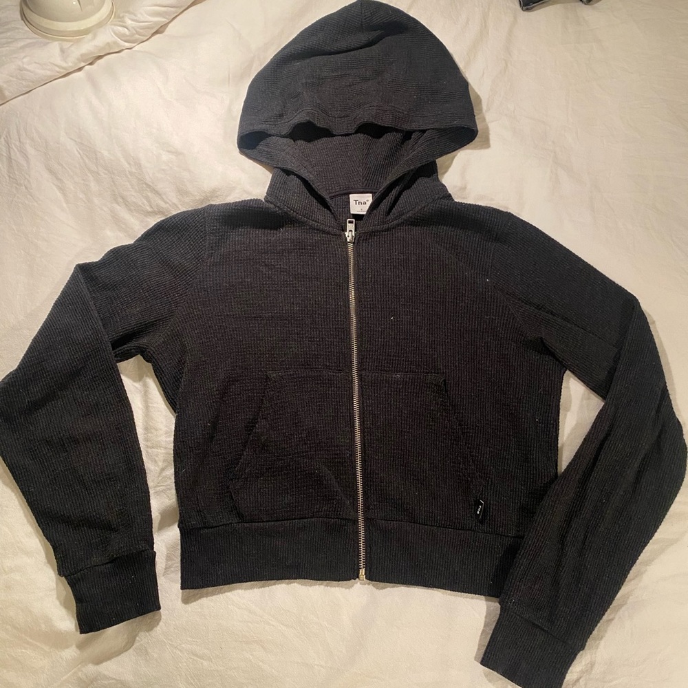 Cropped TNA hoodie